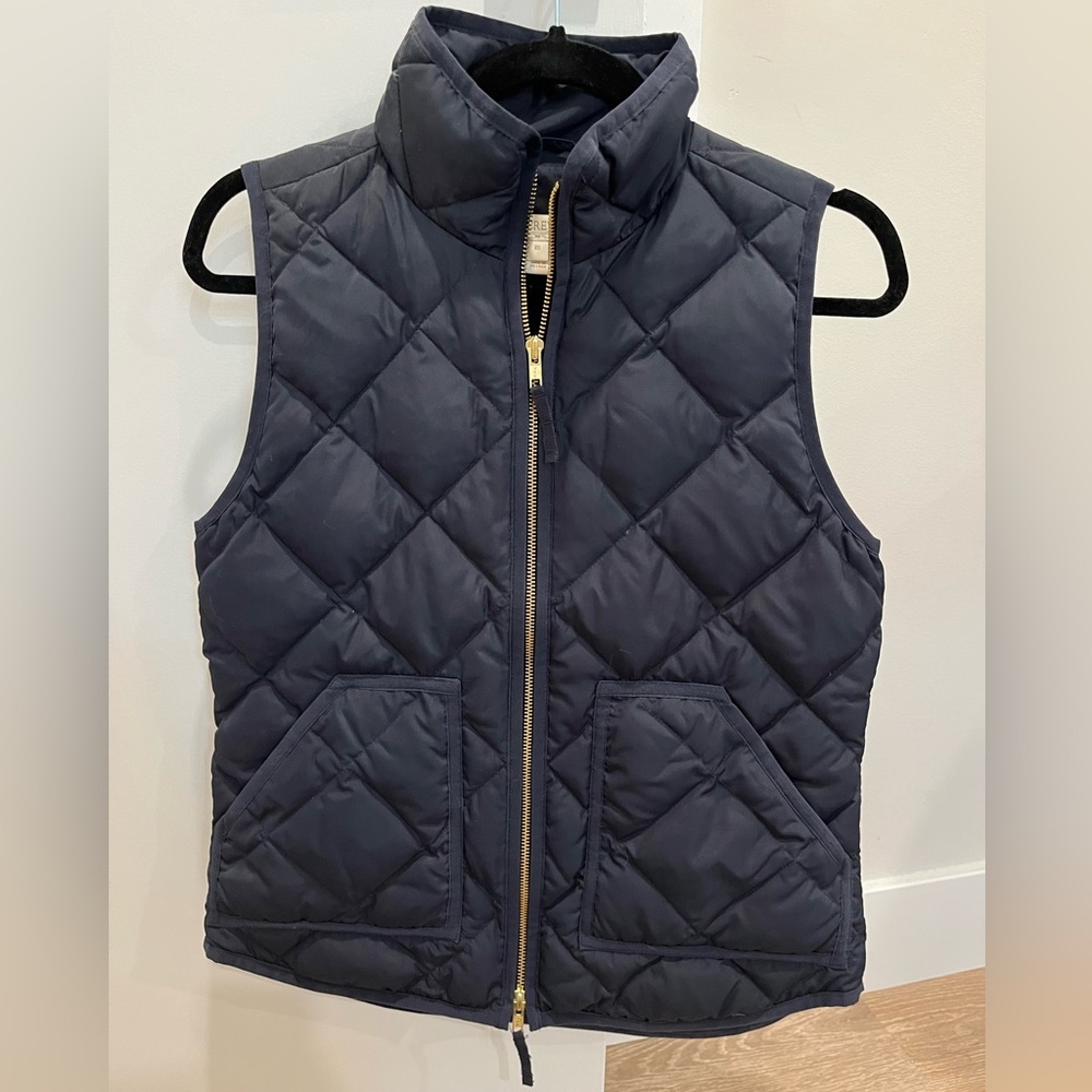 J Crew Women’s Navy Quilted Puffer Vest XS - great condition